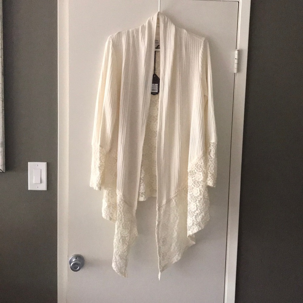 Light Lacey Sweater ❤️